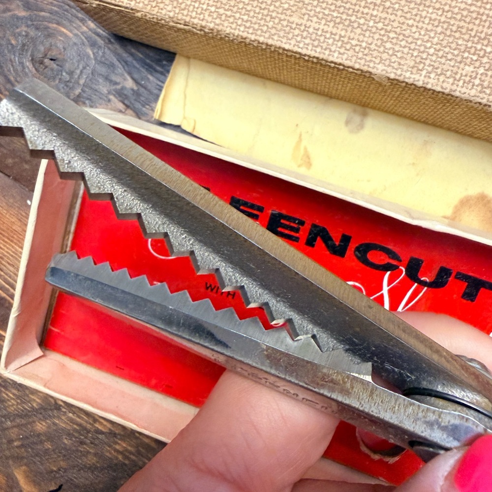 Vintage Deluxe Kleencut Pinking Shears Scissors No. 180 Original Box 7.5" Long - Picture 3 of 12